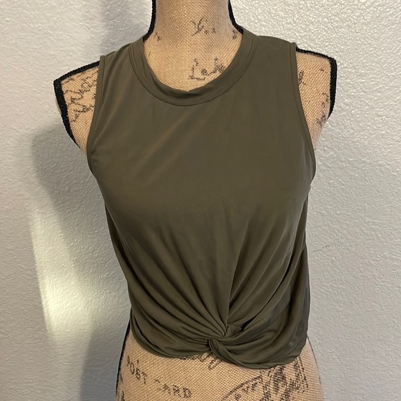 Lush Tops - LUSH tank top with knotted accent in front. Beautiful condition. 🤩